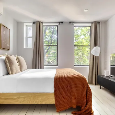 E Village Studio W Wd Nr Tompkins Sq Park Nyc-878